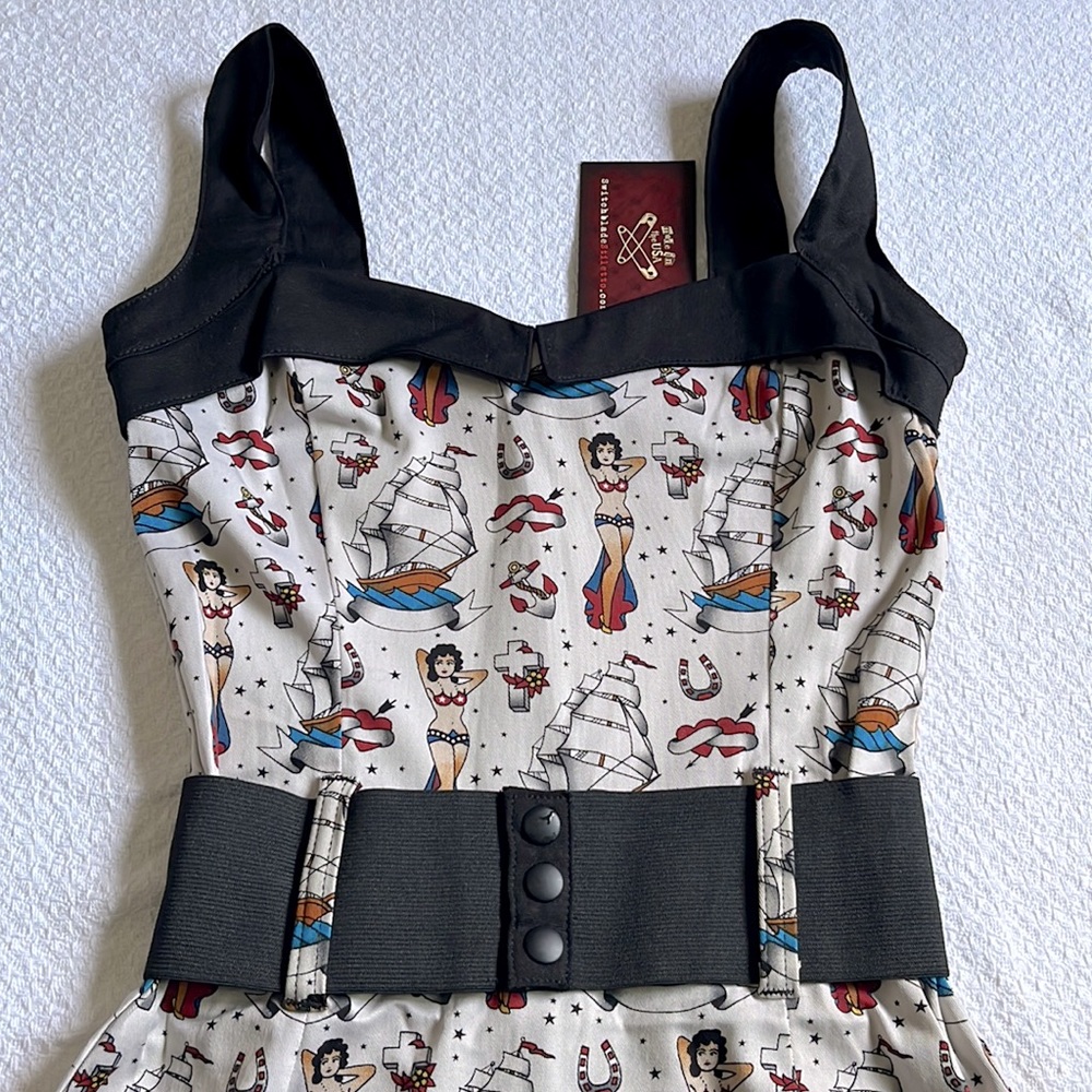 Pin-up style Switchblade Stilleto dress.